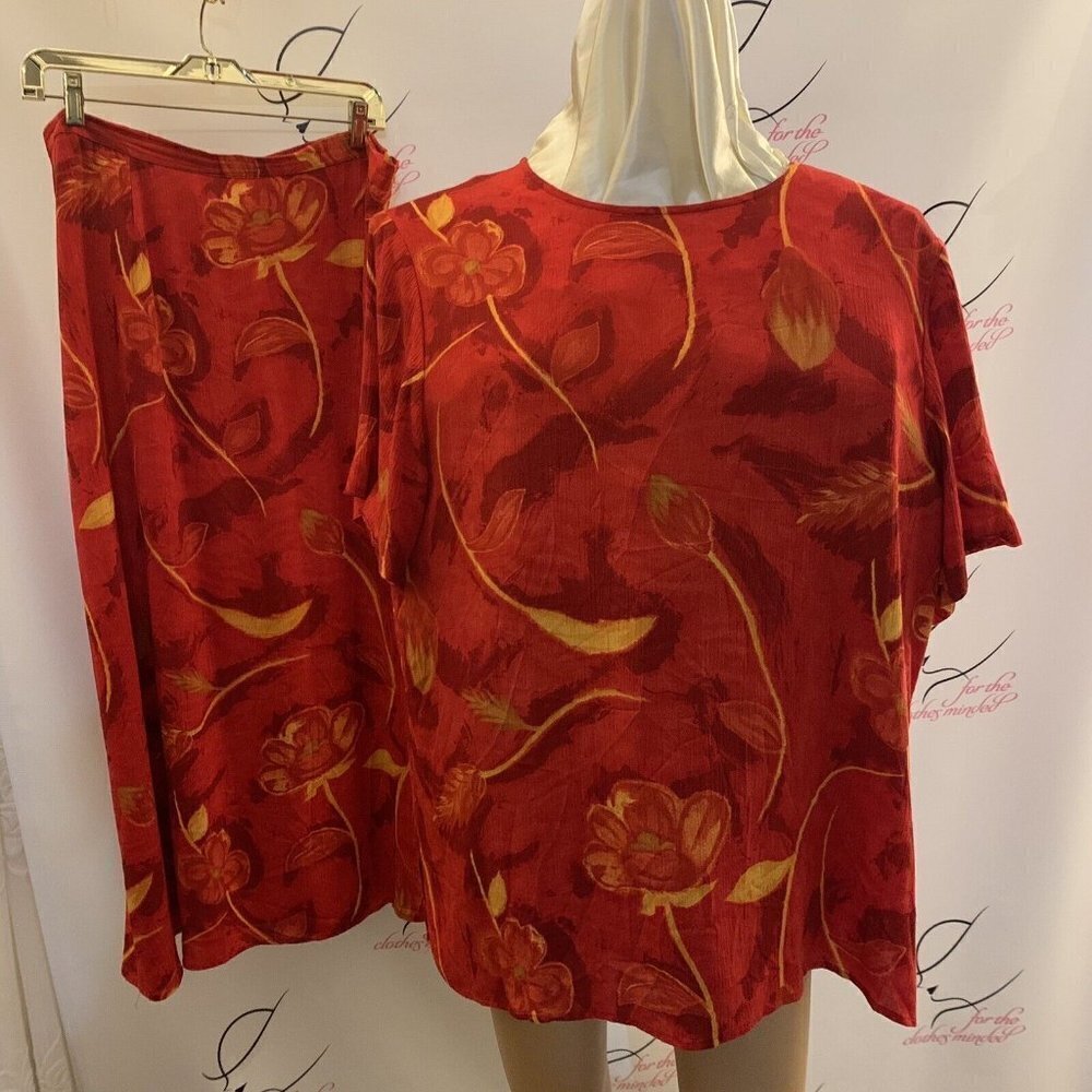 Studio C. Sz 18. Rayon 2 Piece Dress. Pull on Top. Elastic Waist Skirt. B89.